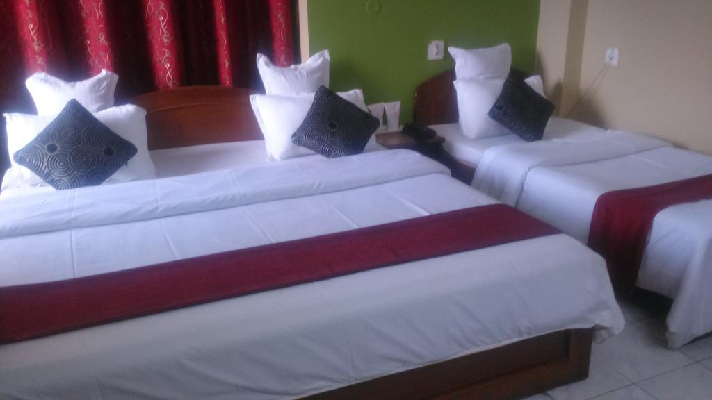 Breeze Hotel Siliguri Ruang foto